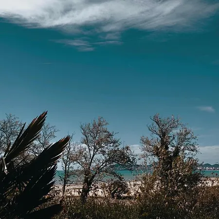 El Mare And Restaurant Škalngur