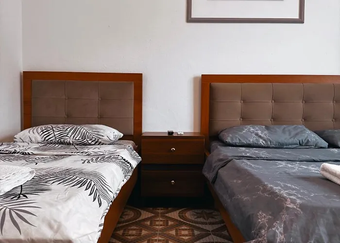 El Mare And Restaurant Hotel Shkallnur