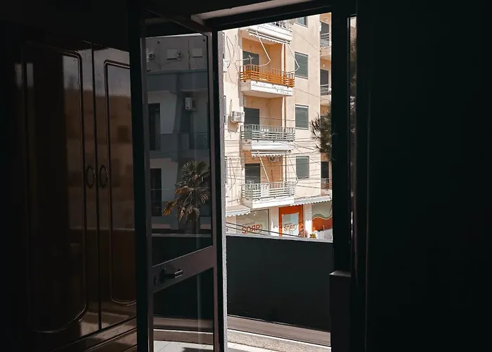 El Mare And Restaurant Hotel Shkallnur