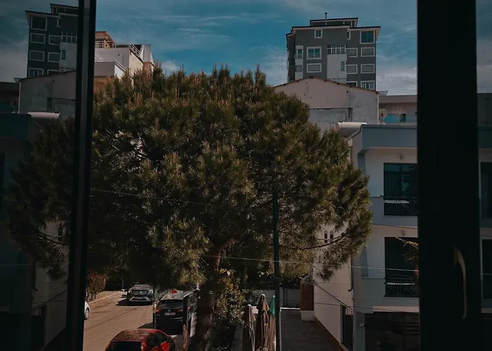 El Mare And Restaurant Shkallnur